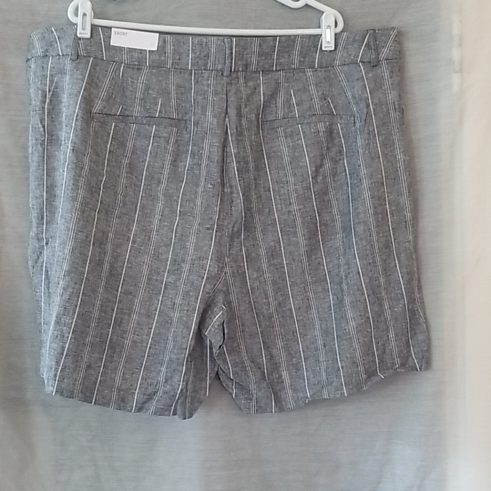 Lane Bryant Short - Picture 2 of 5